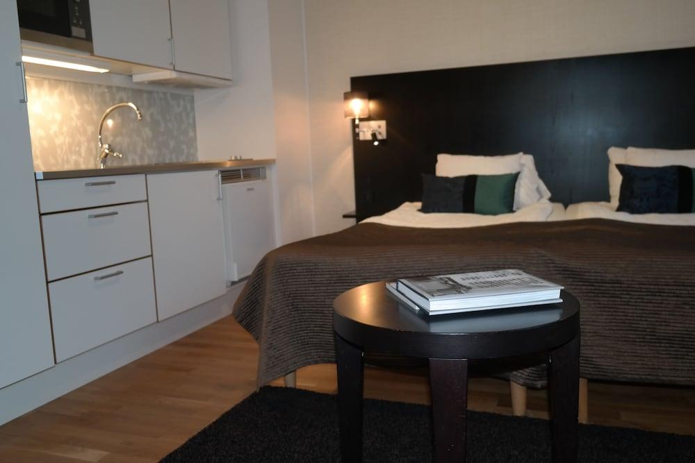 Western Time Hotel 4*