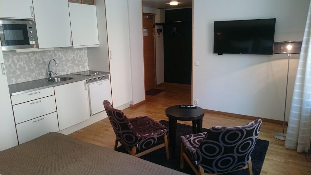 Western Time Hotel 4*